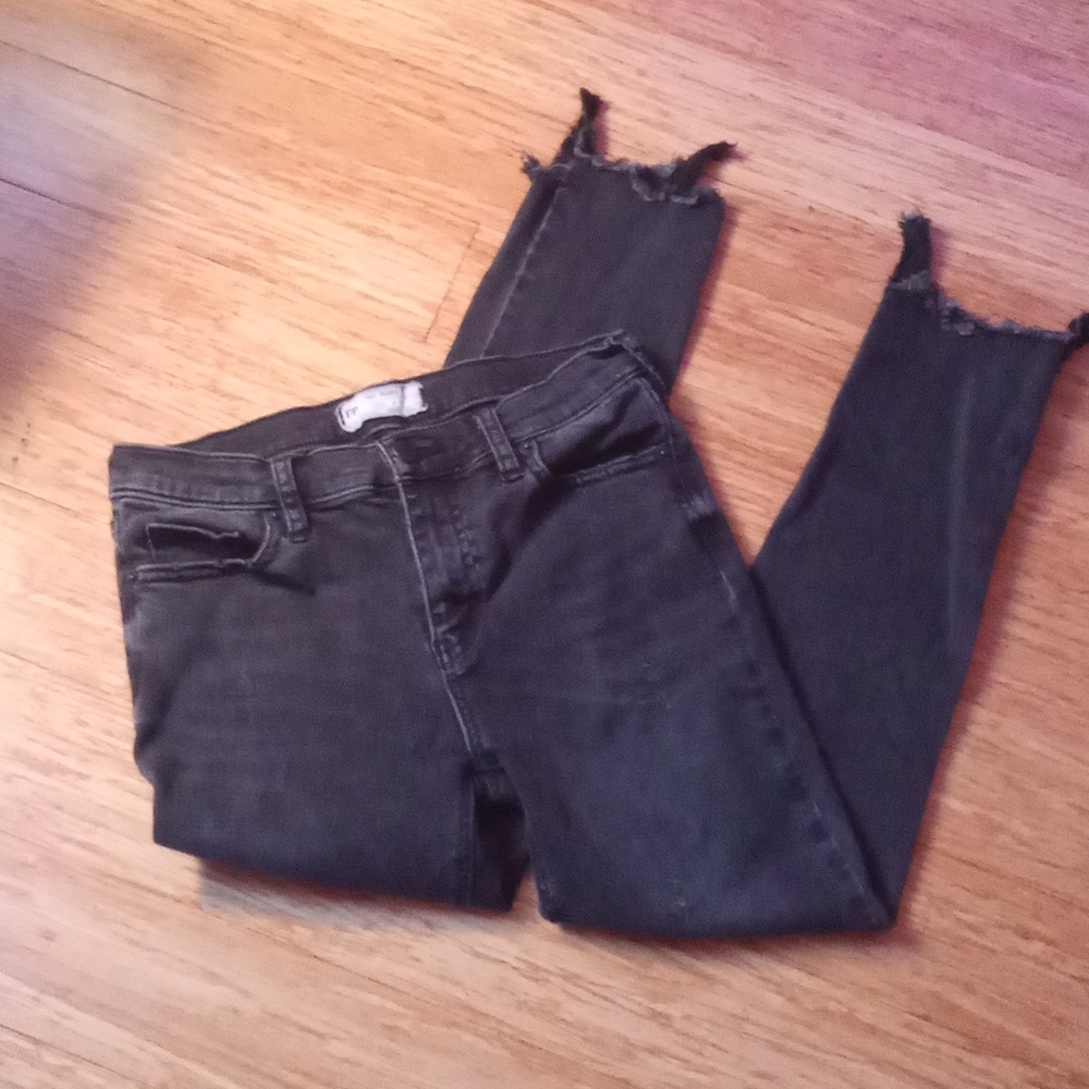 Free People Black Ankle Cropped Jeans w/ Distressed Look - Size W 26 Tighter Fit